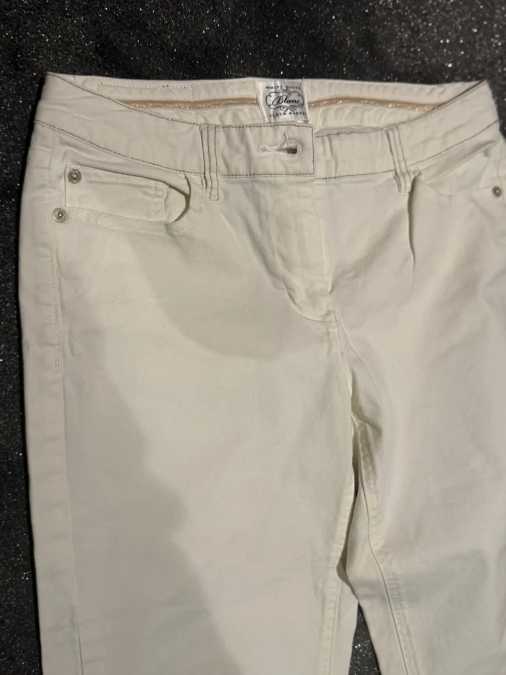 White House black market Blane cream cut off jeans